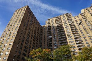 Read more about the article Maximizing Your Living Experience: Advice from Ebbets Field Apartments Experts